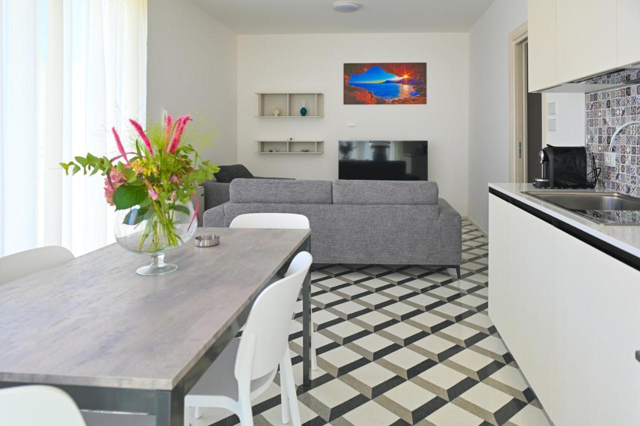 Perle Marine Suite Apartments Castro  Экстерьер фото