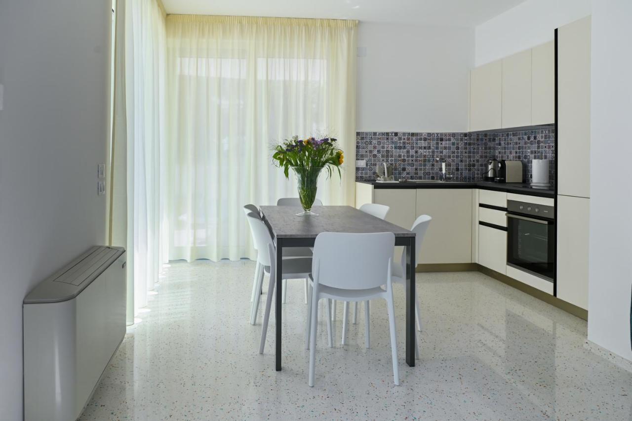 Perle Marine Suite Apartments Castro  Экстерьер фото
