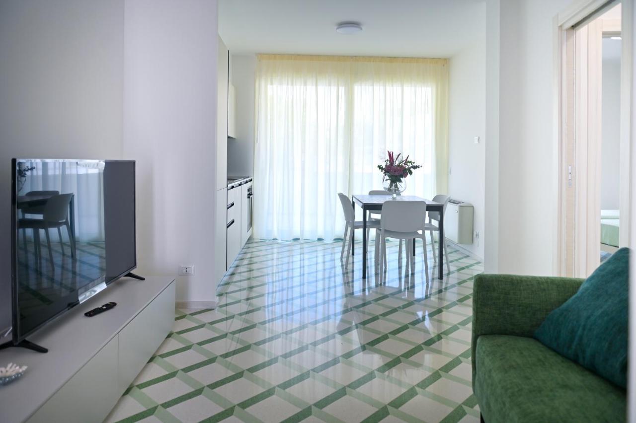 Perle Marine Suite Apartments Castro  Экстерьер фото
